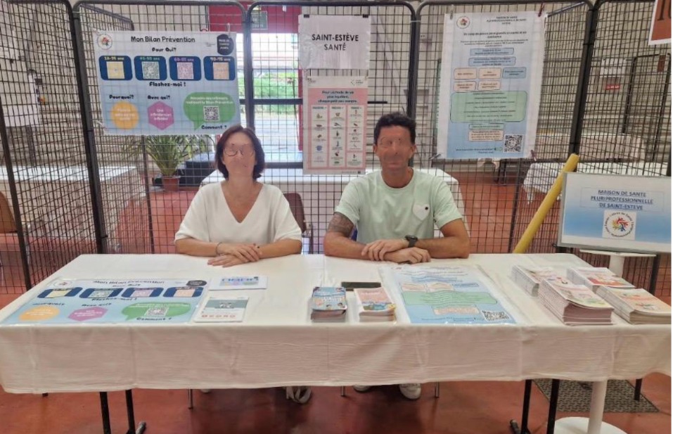 Stand de la MSP de Saint-Estève au Forum des associations 2025 : prévention, information et échanges avec les habitants.